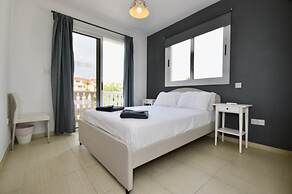 Villa Sleeps 8 With Private Pool