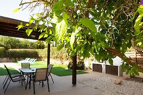 Villa Sleeps 8 With Private Pool