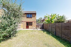 Lovely 2-bed House in Kent - Parking Available
