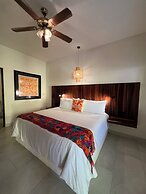 El Encanto Inn