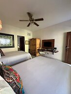 El Encanto Inn