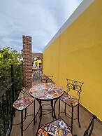 El Encanto Inn