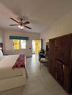 El Encanto Inn
