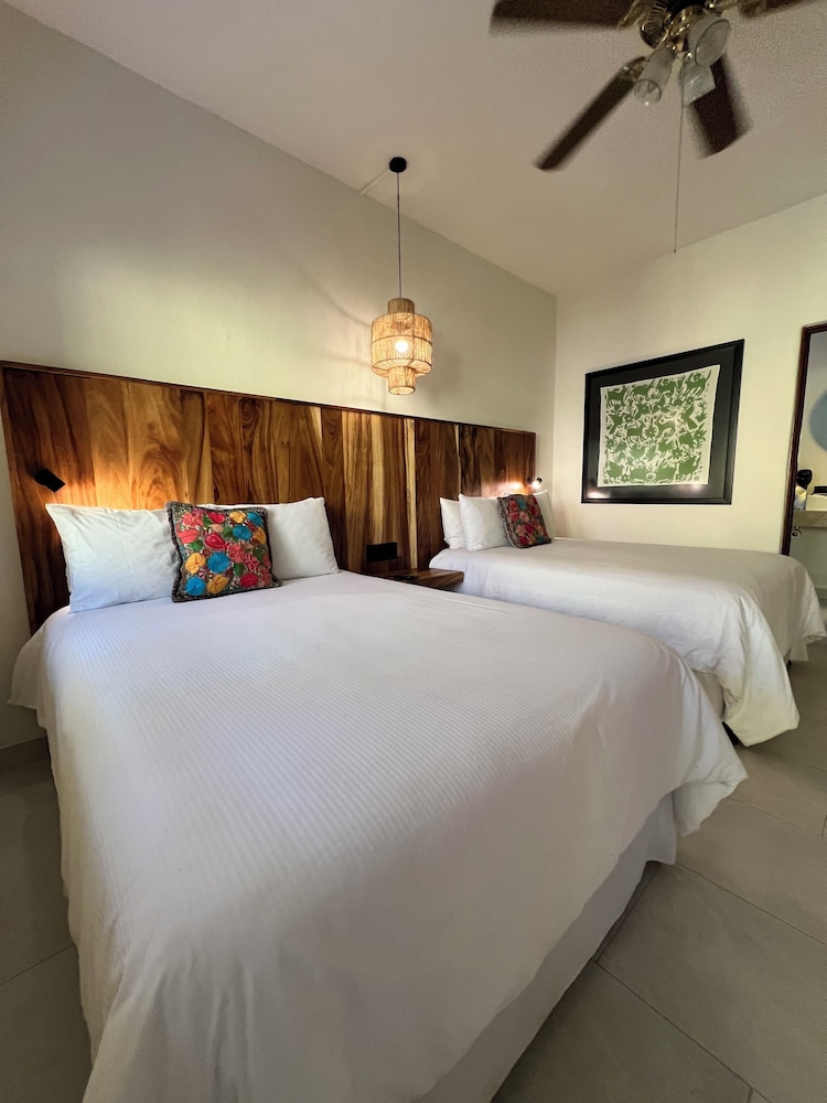 El Encanto Inn
