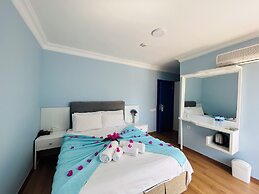 Marquis Blue Hotel
