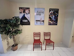 CASA HOLLYWOOD