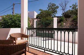 Lilases Boutique House & Garden