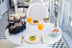 Lilases Boutique House & Garden