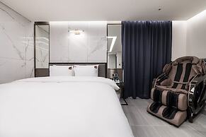TheOne Hotel
