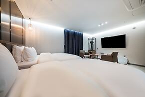 TheOne Hotel
