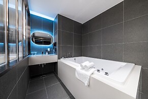 TheOne Hotel