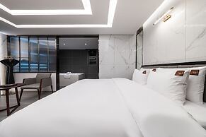 TheOne Hotel
