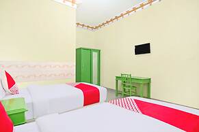 OYO 2596 Homestay Hj. Suharti