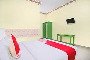 OYO 2596 Homestay Hj. Suharti