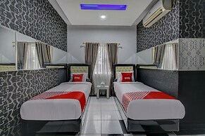 Super OYO 4010 Zaara Guest House Syariah