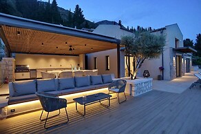 Villa Haris Smirties Villas