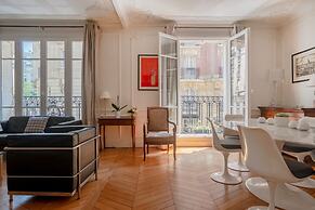 Paris Eiffel Tower Center residence