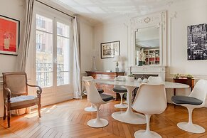 Paris Eiffel Tower Center residence