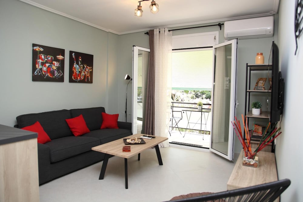 Ariadni s Athenian Apartment