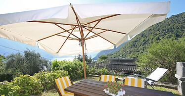 Ca del Doss con Giardino by Wonderful Italy