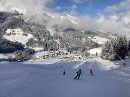 Skirast