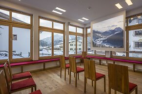 Skirast