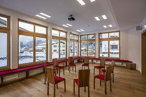 Skirast