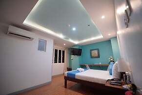 ARZO Hotel Premier