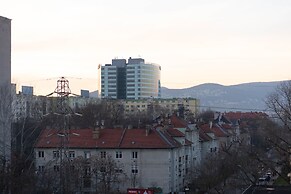 Dagály Apartments by FirstHost