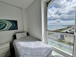 7 Beach View @ Beaconsfield House