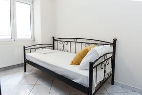 Home Away from Home 2 Bd Apt in Zografou