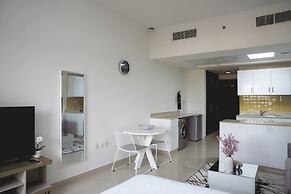 Stunning Sea View Apt. With Balcony - RAK