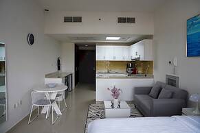 Stunning Sea View Apt. With Balcony - RAK