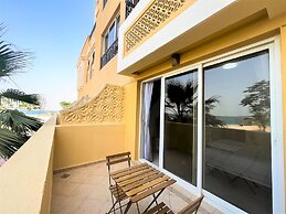 Stunning Sea View Apt. With Balcony - RAK