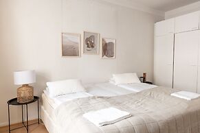 2ndhomes Spacious Studio in the Center