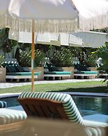 The Xon Hotel