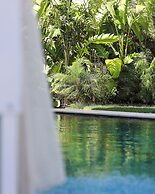 The Xon Hotel