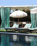 The Xon Hotel