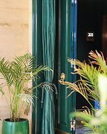 The Xon Hotel