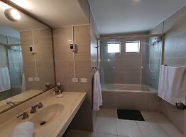 Inti Llaqta Hotel & Suites