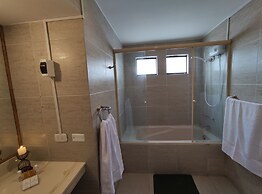Inti Llaqta Hotel & Suites