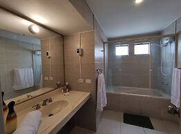 Inti Llaqta Hotel & Suites