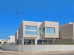 Sanders Mythical Blue - Nice 4 bdr Villa With Pool