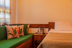 Saffronia 1900 Boutique Hotel