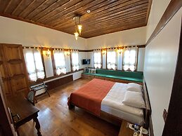 Saffronia 1900 Boutique Hotel