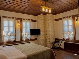 Saffronia 1900 Boutique Hotel