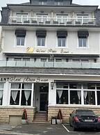 Hotel white swan