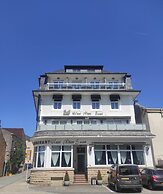 Hotel white swan