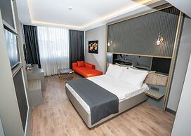 216 Ruby Suite