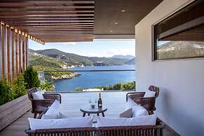 Zavia Pente in Syvota